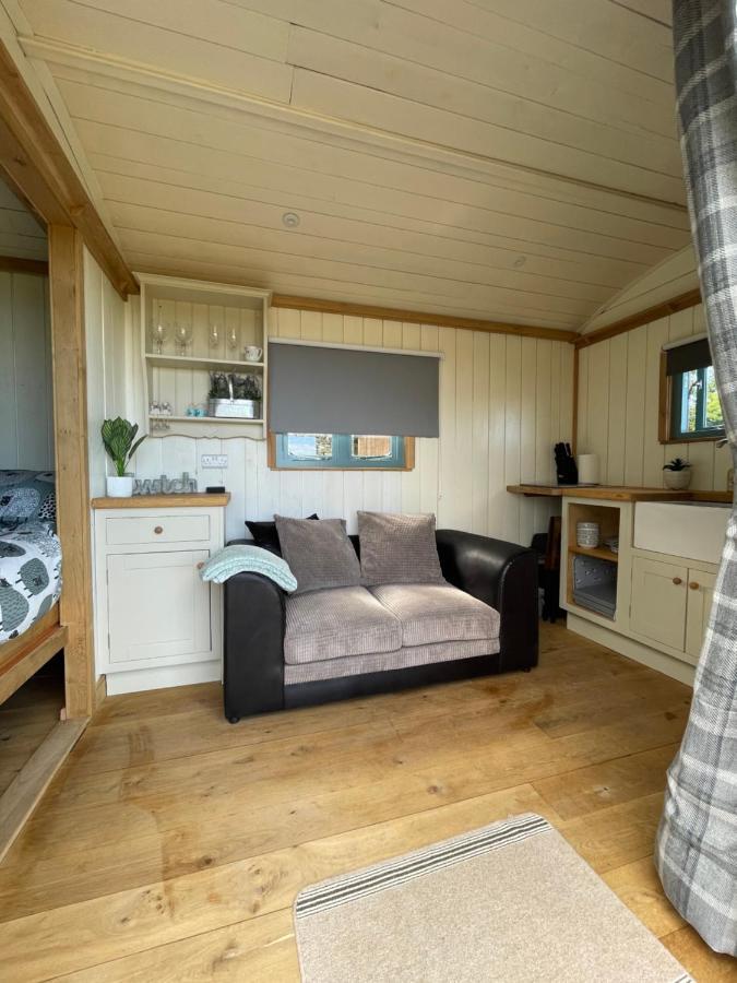 The Shepards Hut Appartement Llwyn-Dafydd Buitenkant foto